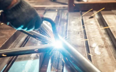 Soldadura vs Tornillos: ¿Cuál elegir en construcción metálica?